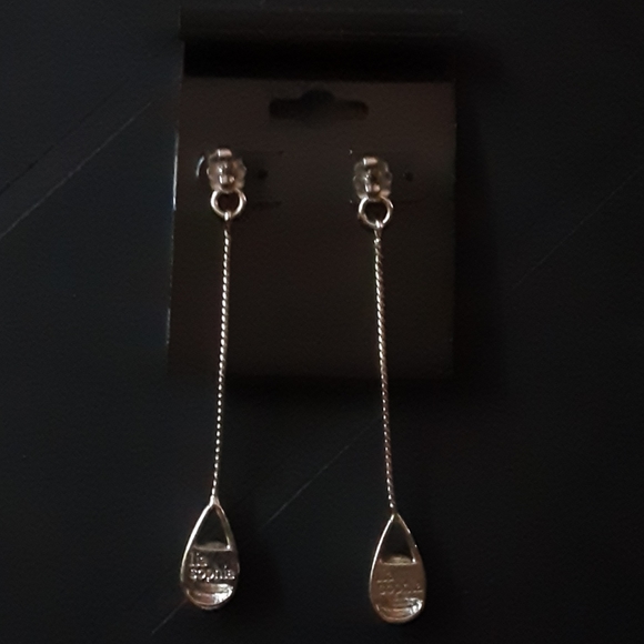 Lia Sophia Bundle of 2~Pierced Earrings~ Lia Sophia Necklace - Picture 7 of 8